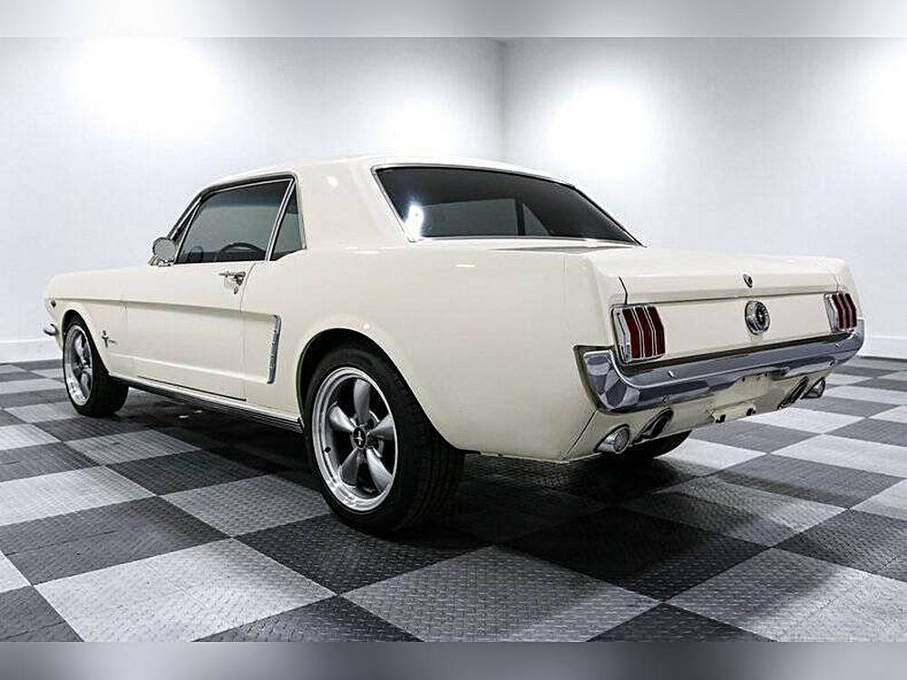 Ford-Mustang-1965-white-3
