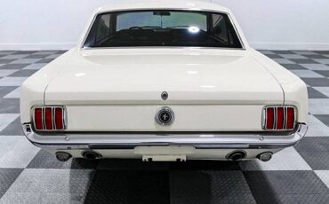Ford-Mustang-1965-white-4