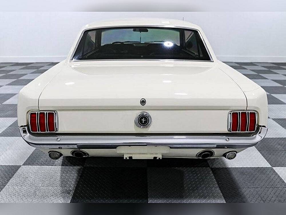 Ford-Mustang-1965-white-4