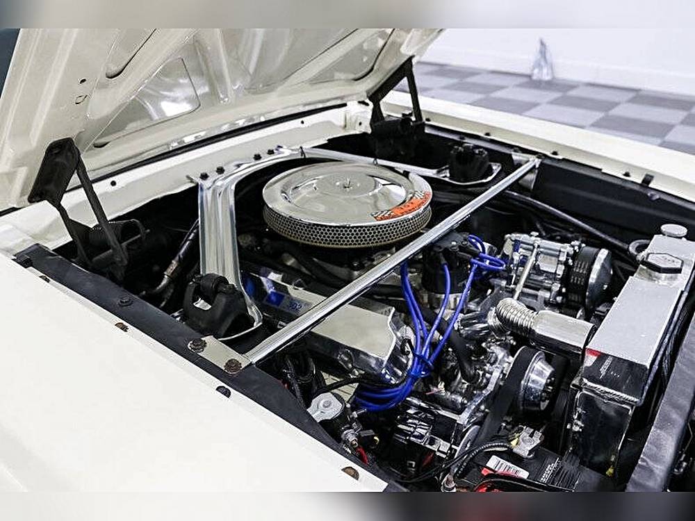 Ford-Mustang-1965-white-7