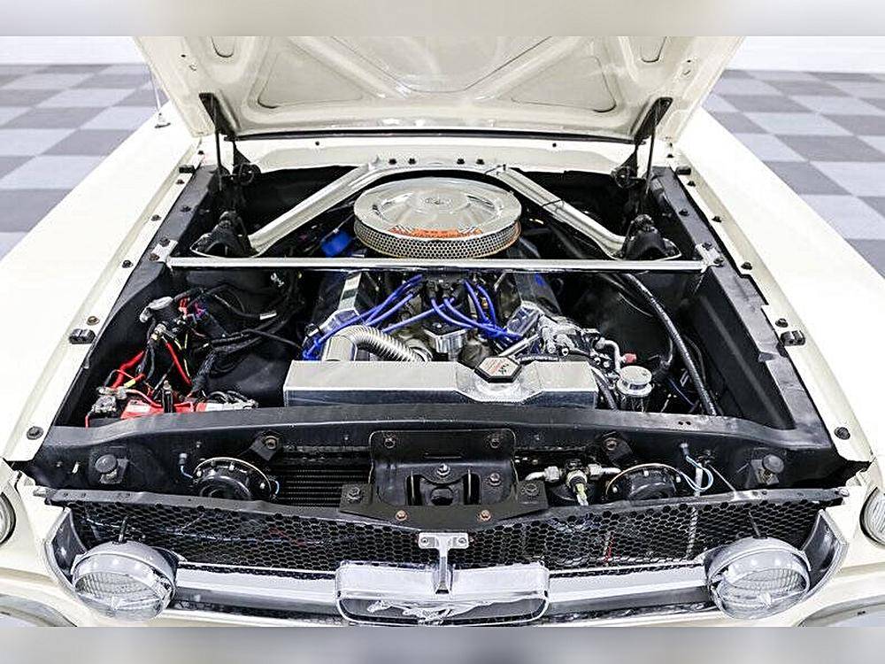 Ford-Mustang-1965-white-8