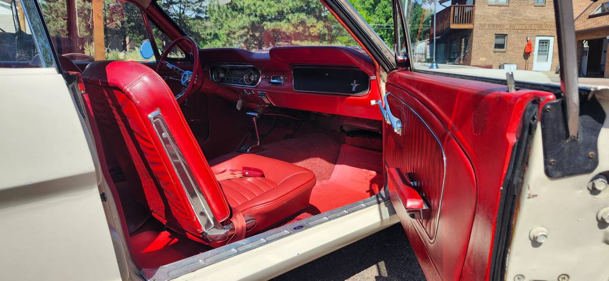 Ford-Mustang-1965-white-8