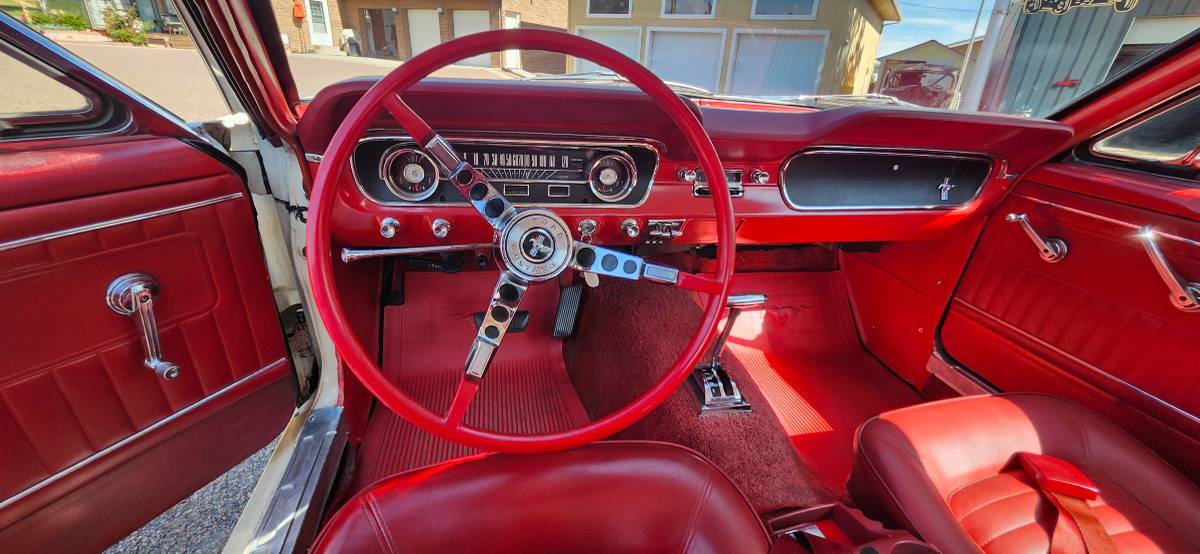 Ford-Mustang-1965-white-9