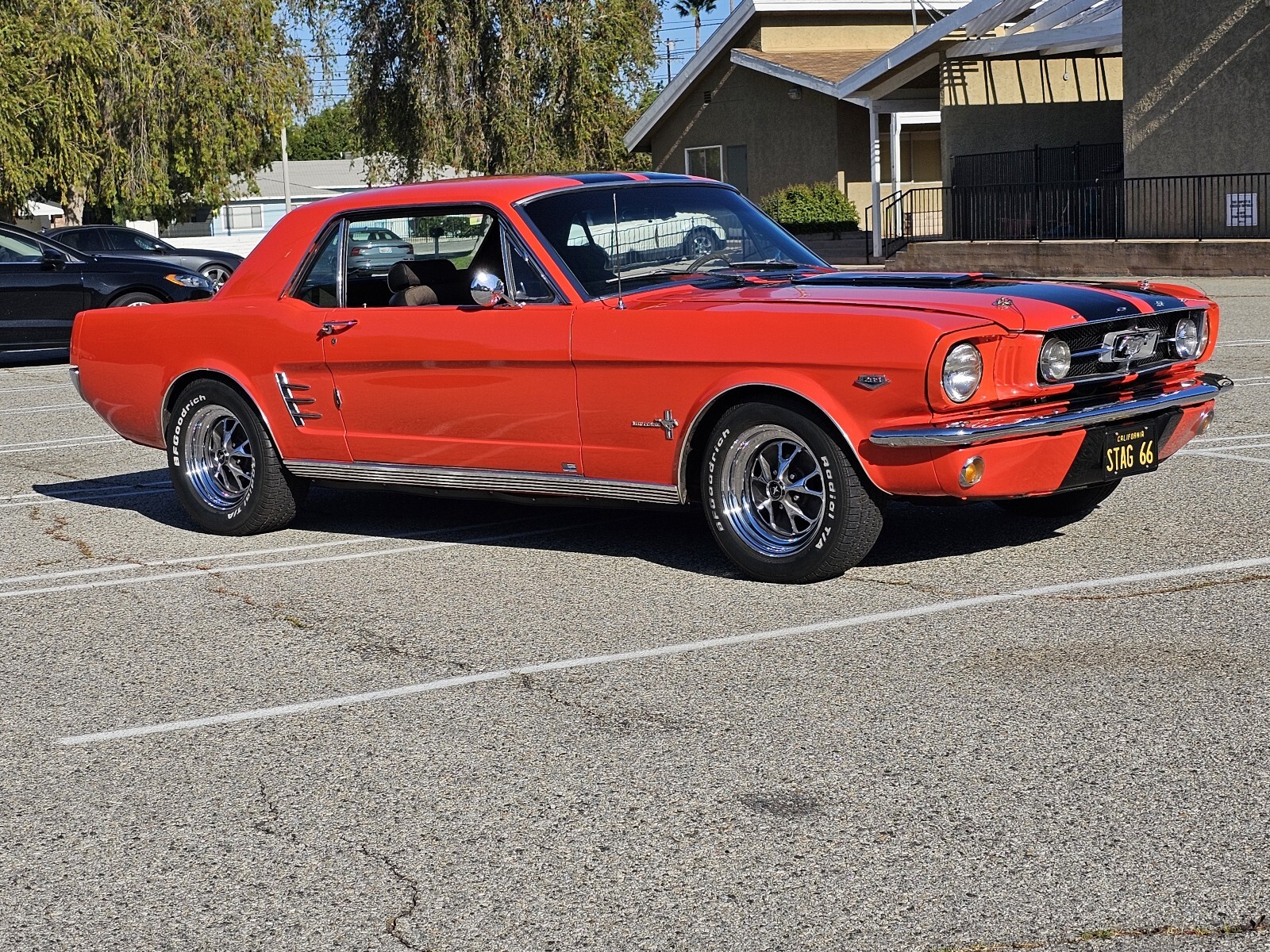 Ford-Mustang-1966-1