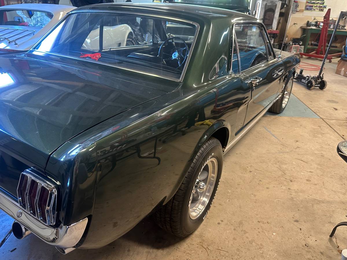 Ford-Mustang-1966-1