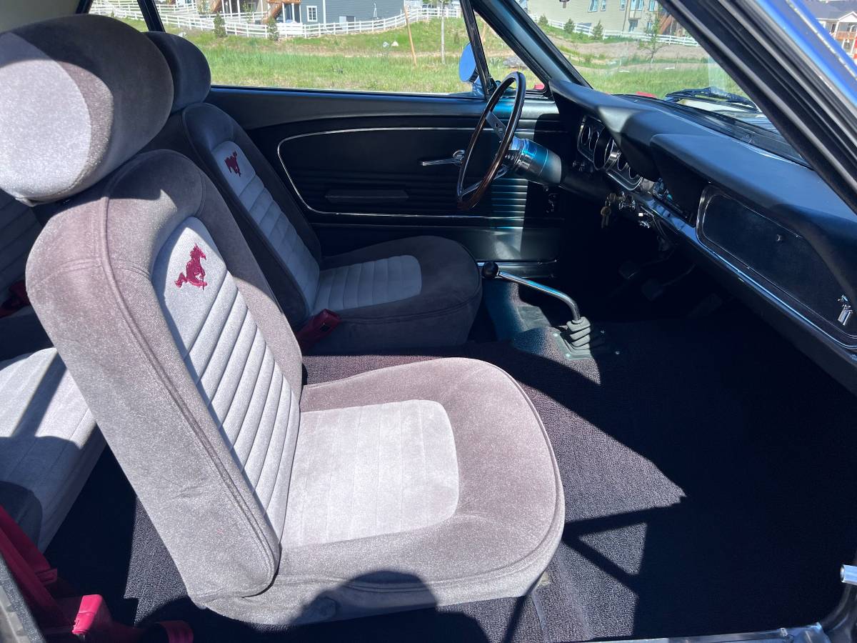 Ford-Mustang-1966-11