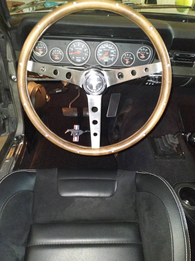 Ford-Mustang-1966-12