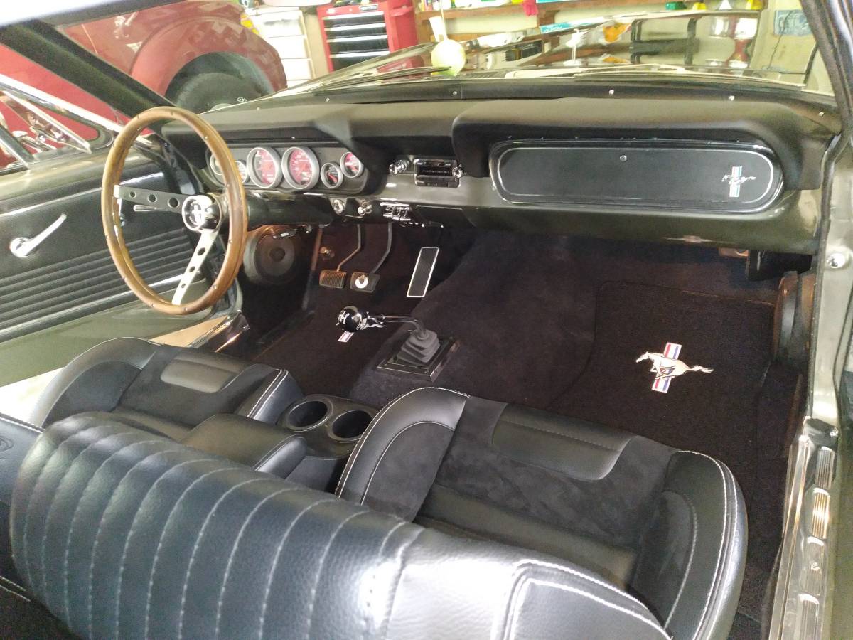 Ford-Mustang-1966-16