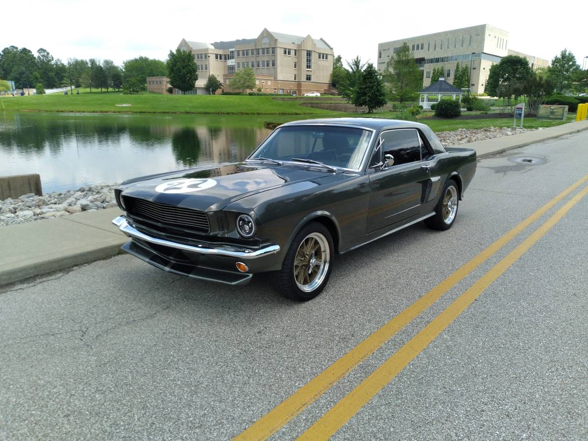 Ford-Mustang-1966-2