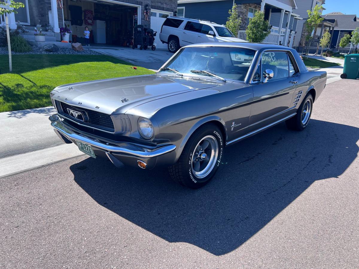 Ford-Mustang-1966-2