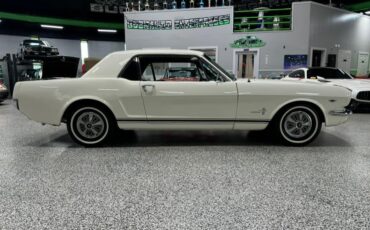 Ford-Mustang-1966-2-Door-Coupe-1