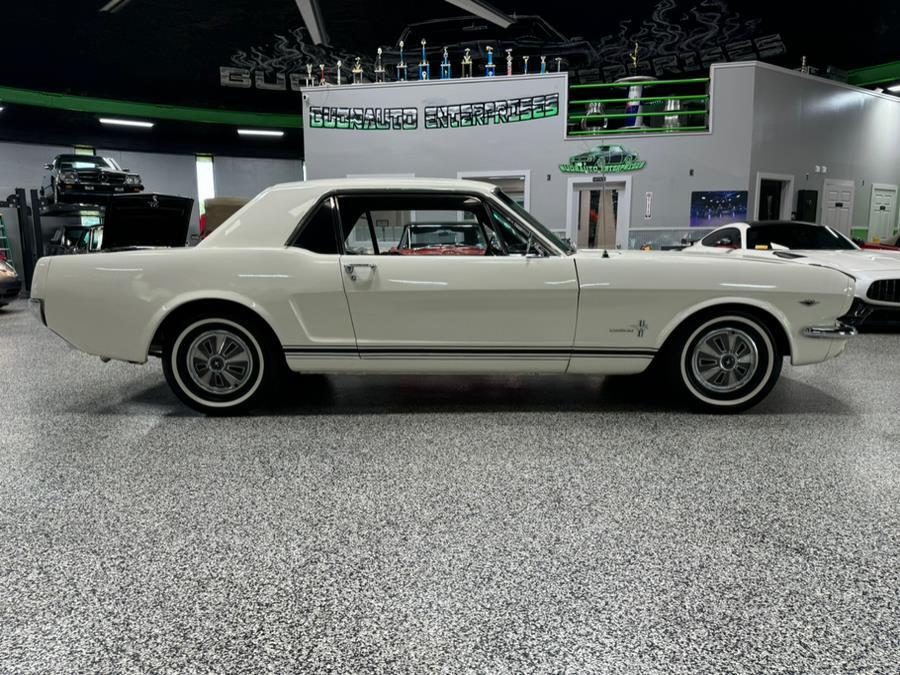 Ford-Mustang-1966-2-Door-Coupe-1
