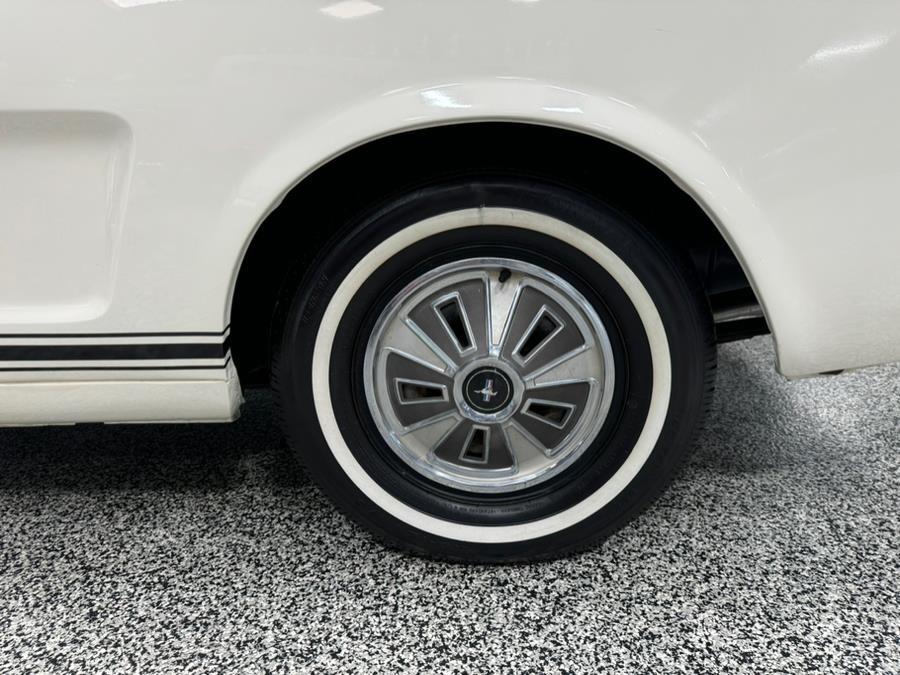 Ford-Mustang-1966-2-Door-Coupe-10