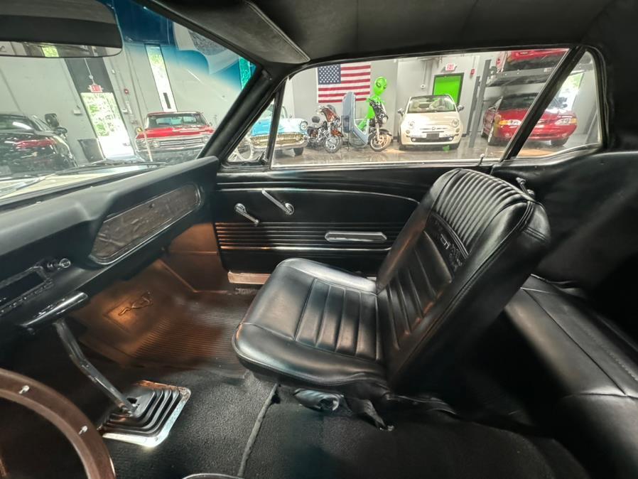 Ford-Mustang-1966-2-Door-Coupe-13