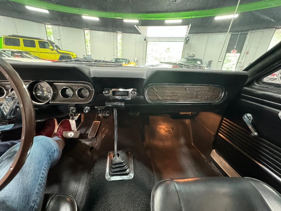 Ford-Mustang-1966-2-Door-Coupe-14