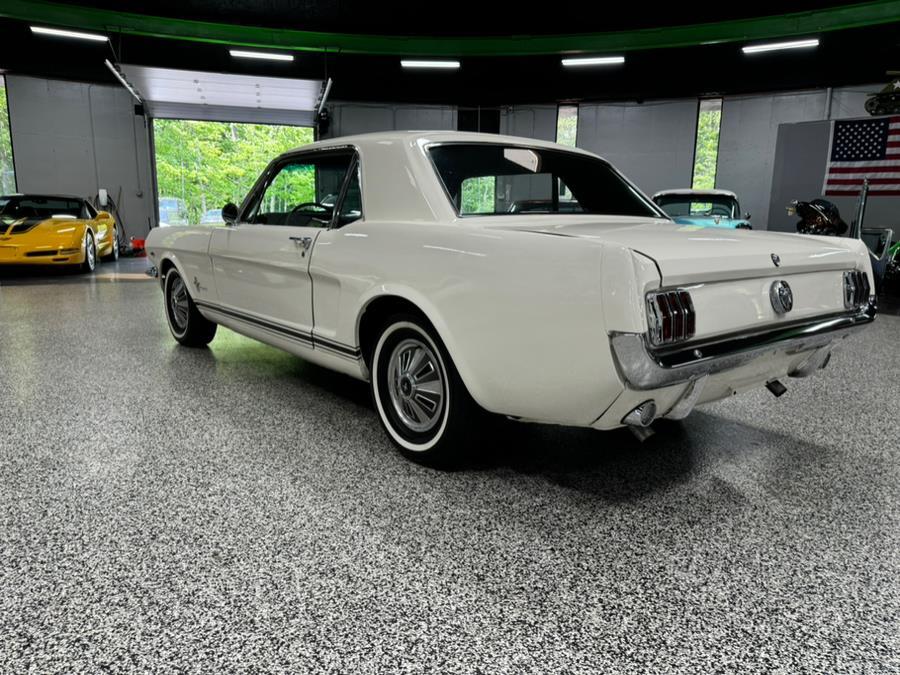 Ford-Mustang-1966-2-Door-Coupe-4