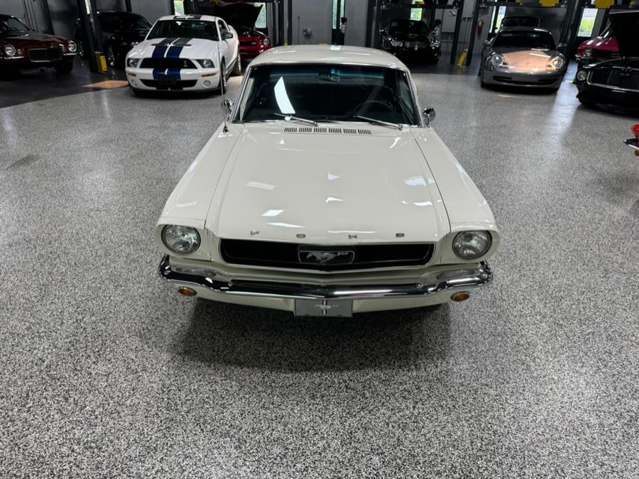Ford-Mustang-1966-2-Door-Coupe-8