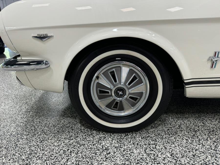 Ford-Mustang-1966-2-Door-Coupe-9