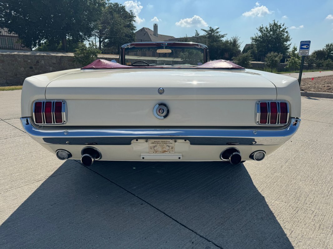 Ford-Mustang-1966-21