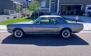 Ford-Mustang-1966-3