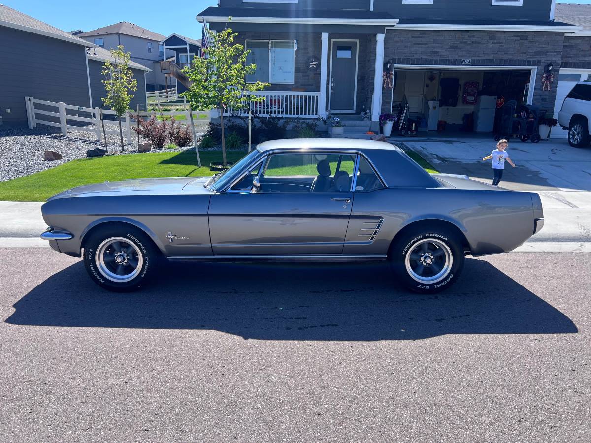Ford-Mustang-1966-3