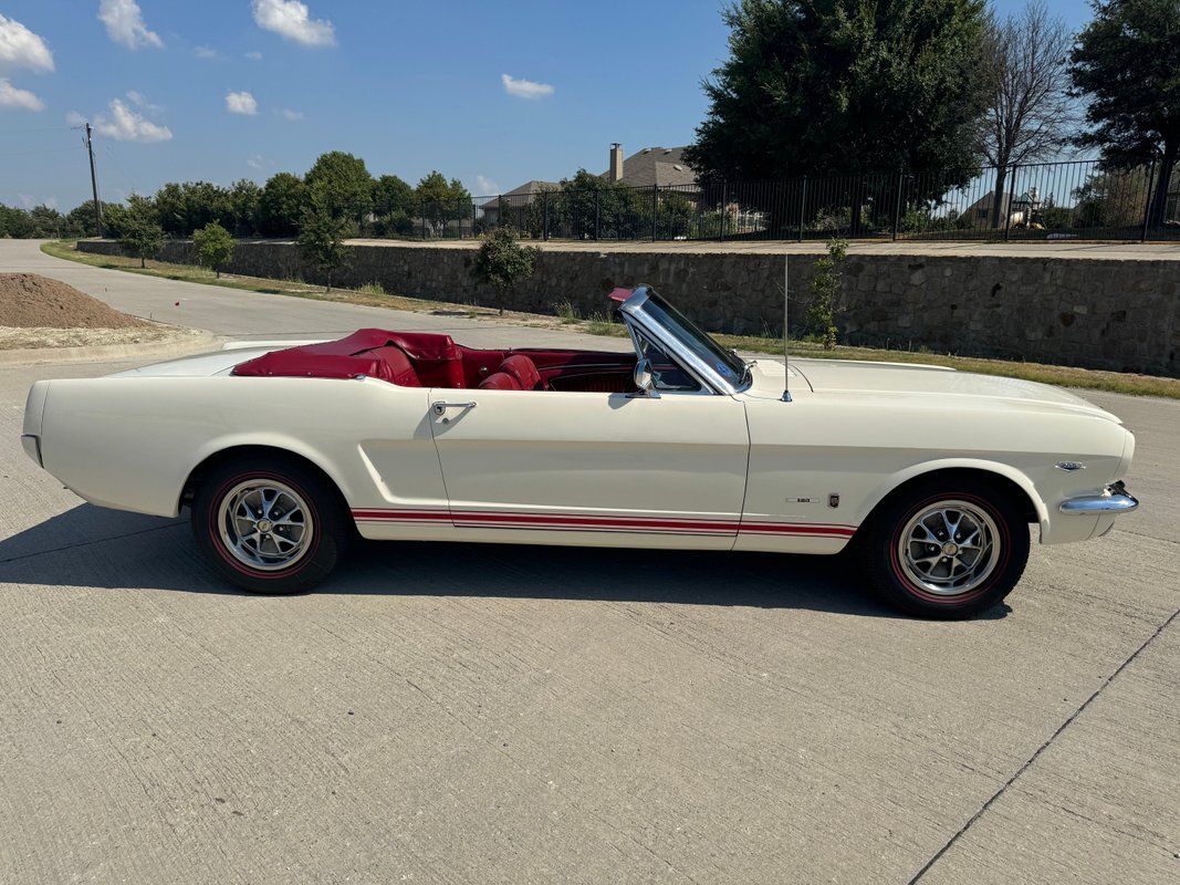 Ford-Mustang-1966-30
