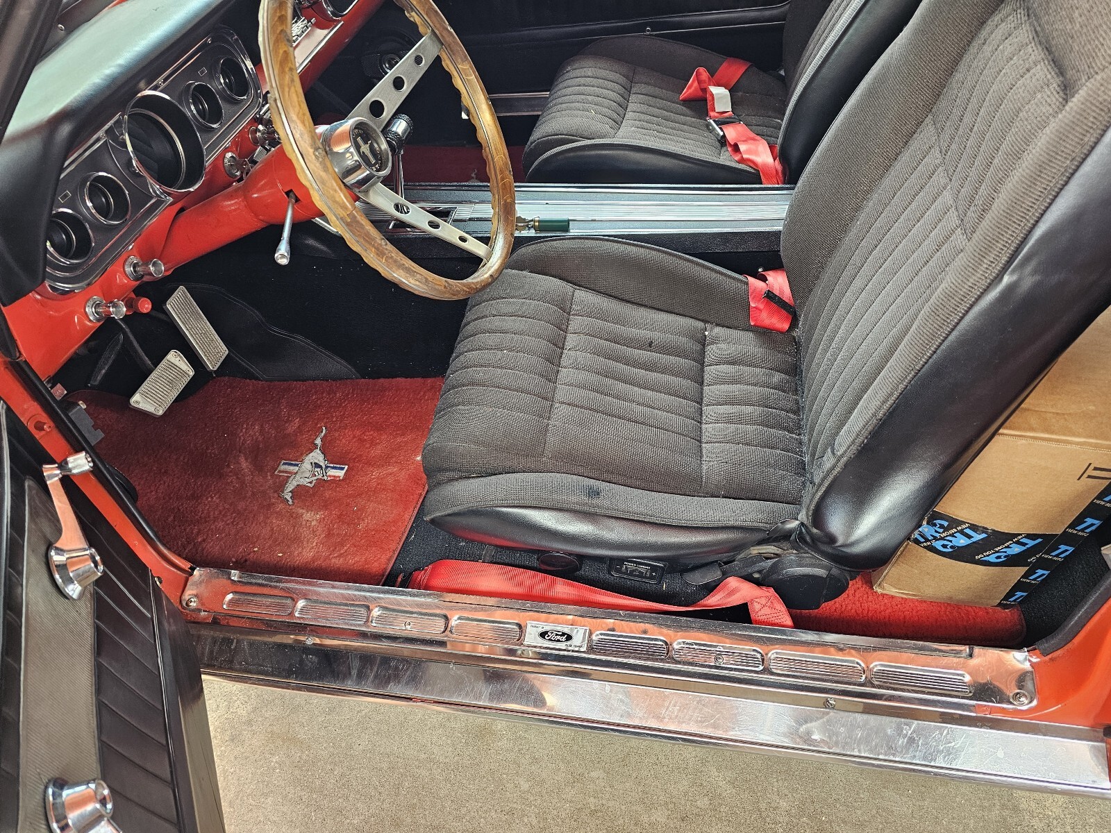Ford-Mustang-1966-31