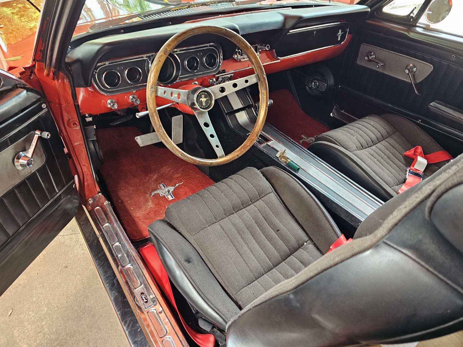 Ford-Mustang-1966-34
