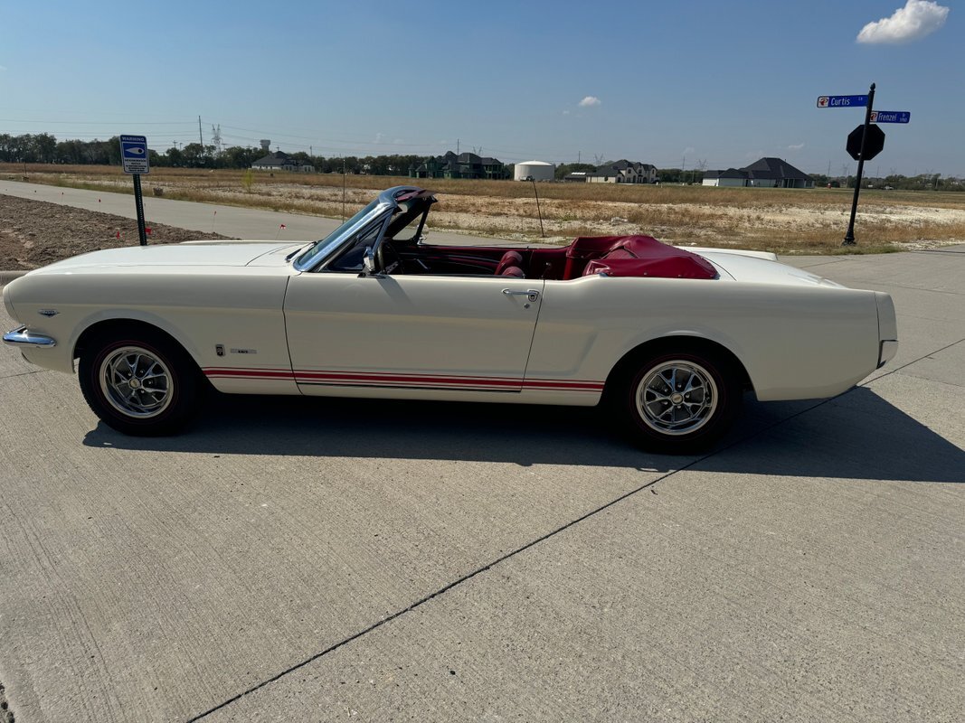 Ford-Mustang-1966-38