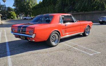 Ford-Mustang-1966-4