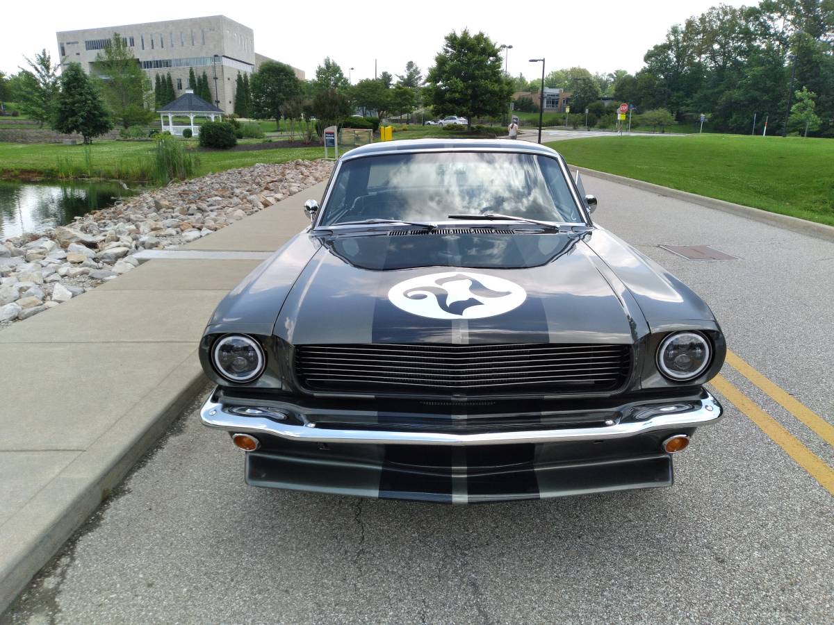 Ford-Mustang-1966-4