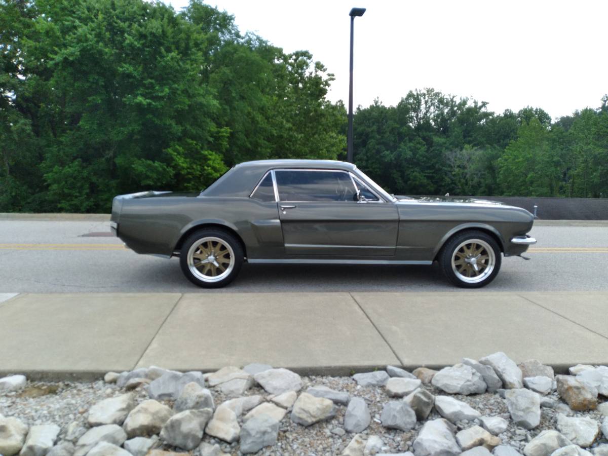 Ford-Mustang-1966-5
