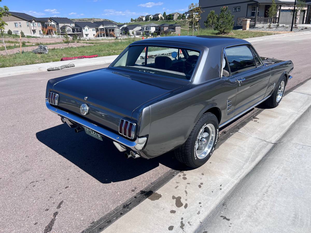 Ford-Mustang-1966-6