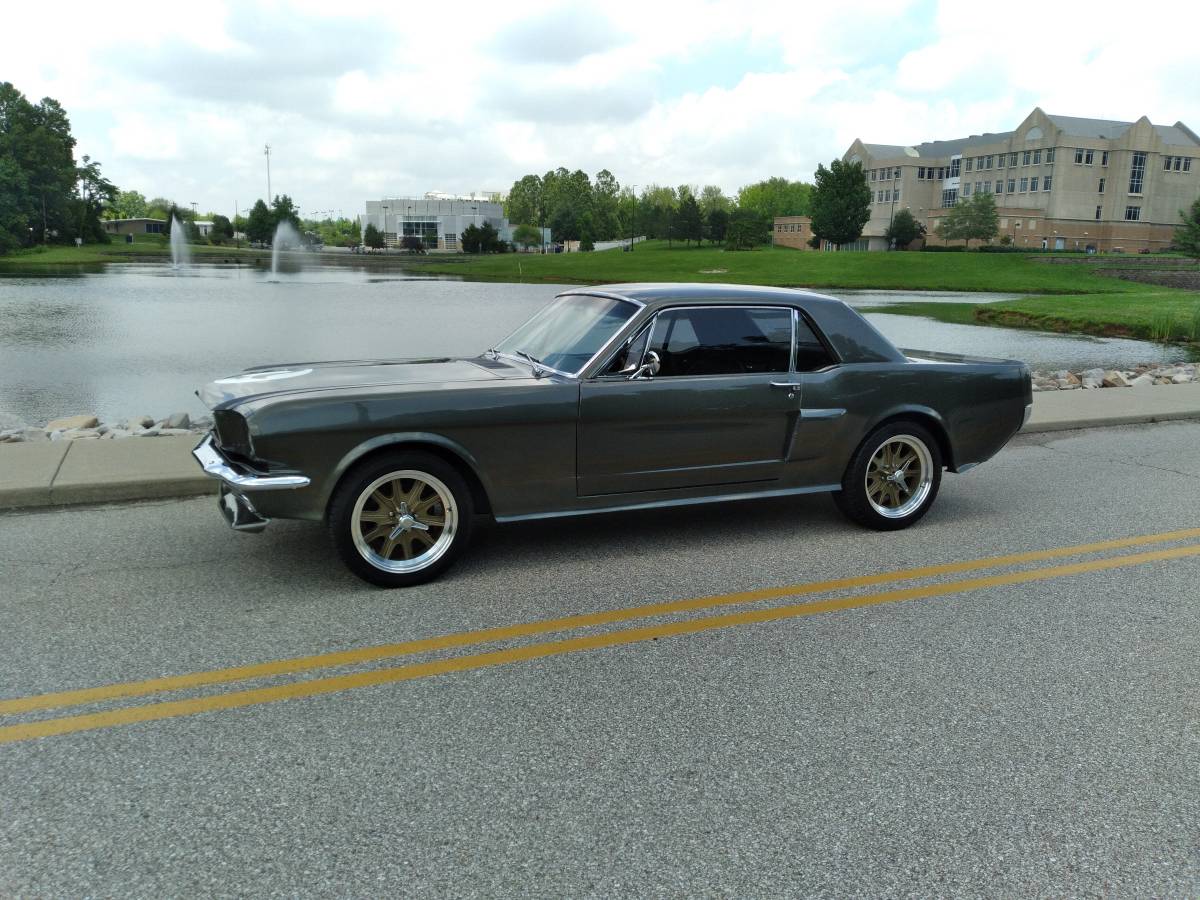 Ford-Mustang-1966-8