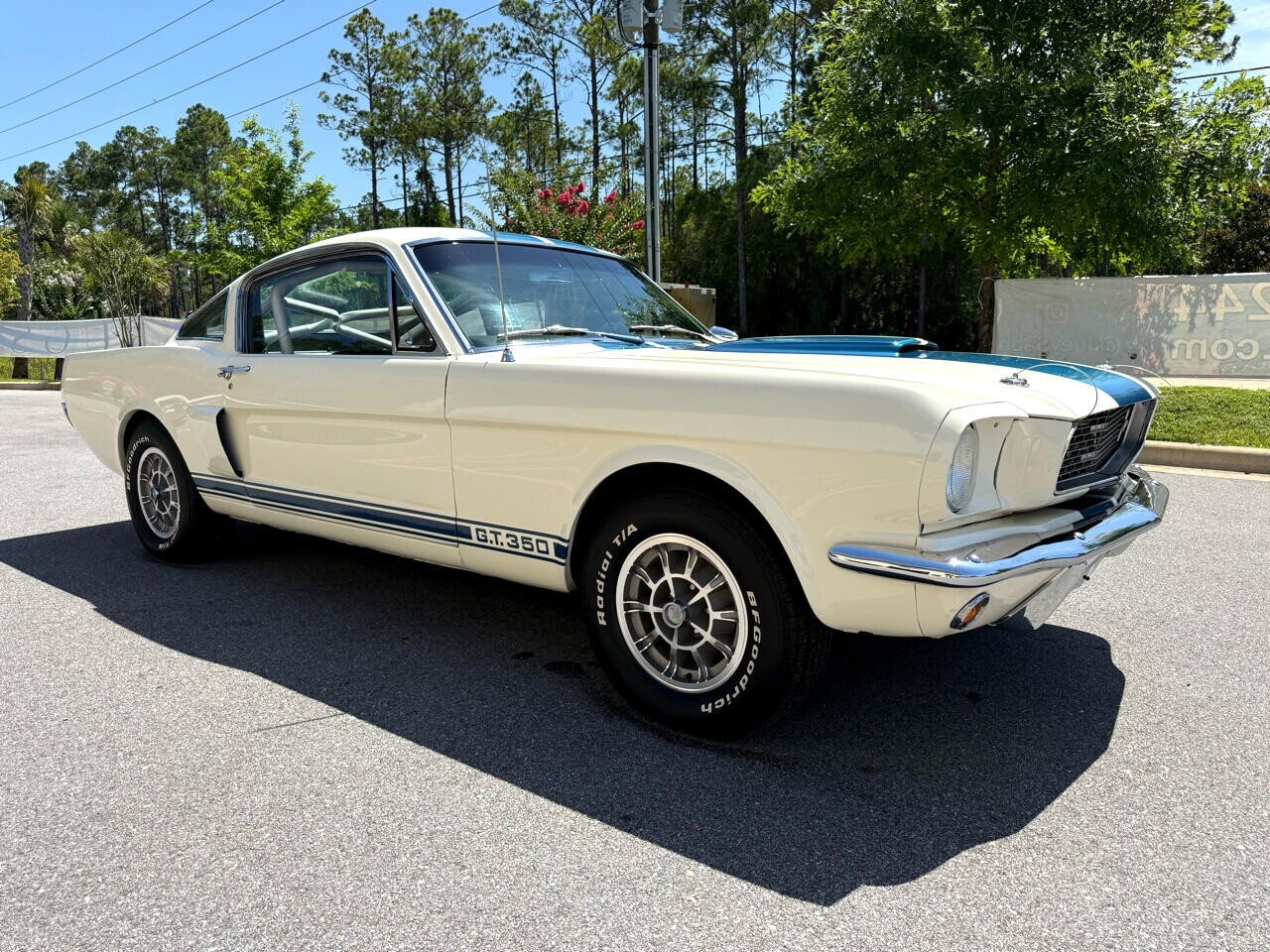Ford-Mustang-1966-American-Muscle-Car-10