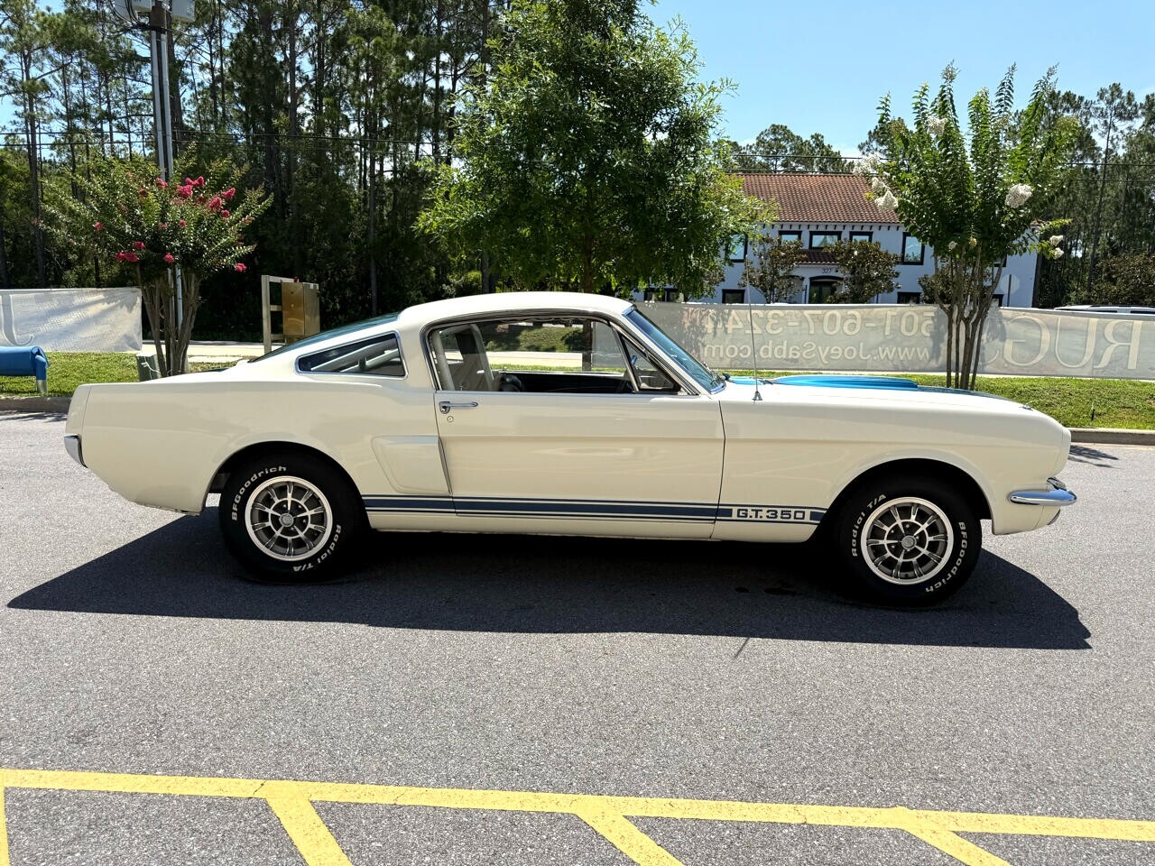 Ford-Mustang-1966-American-Muscle-Car-11