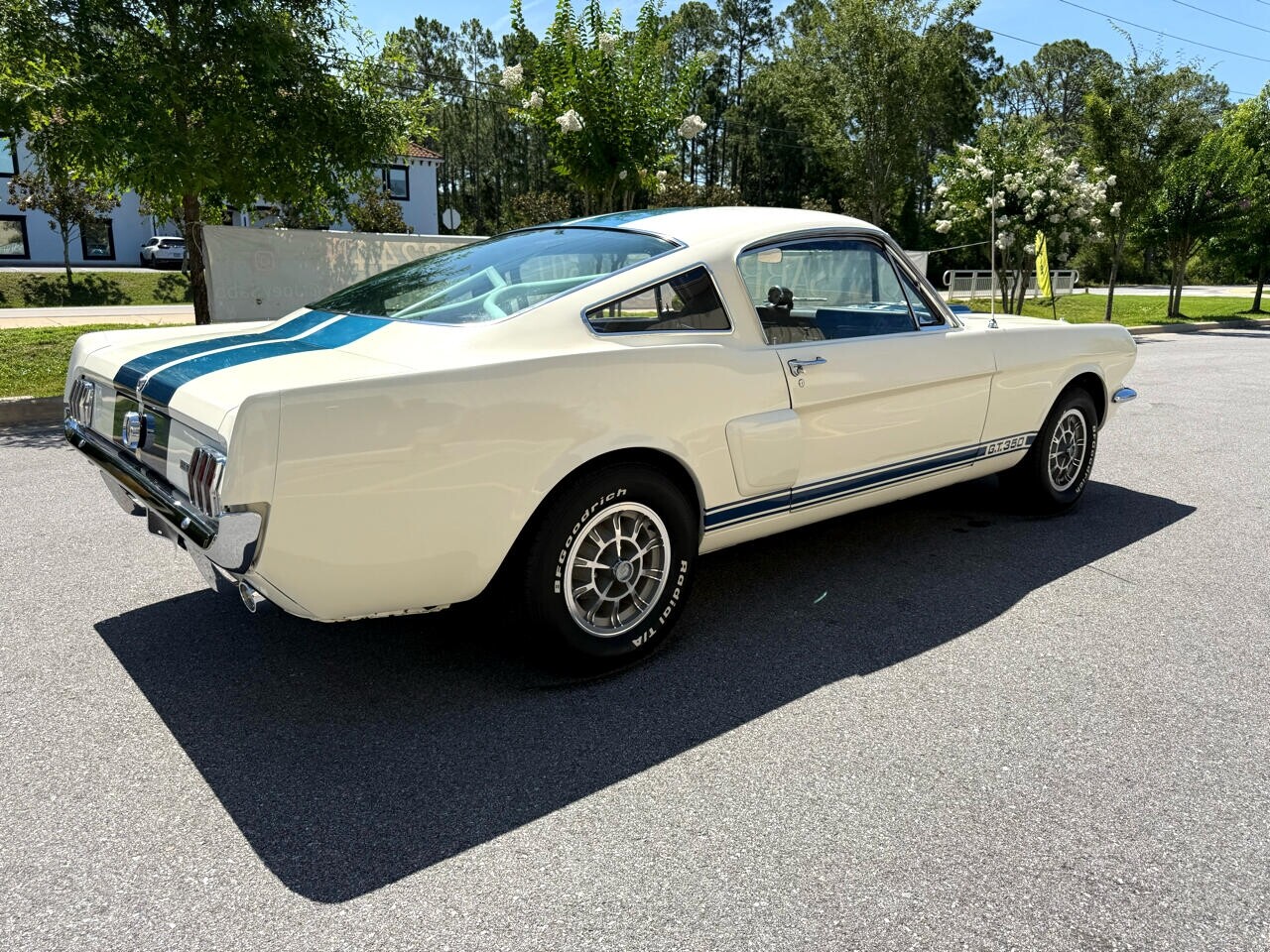 Ford-Mustang-1966-American-Muscle-Car-12