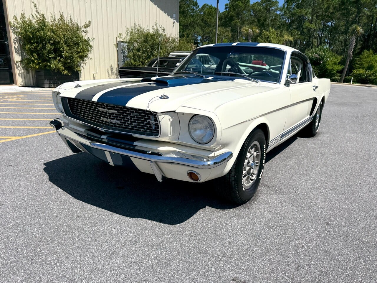 Ford-Mustang-1966-American-Muscle-Car-2