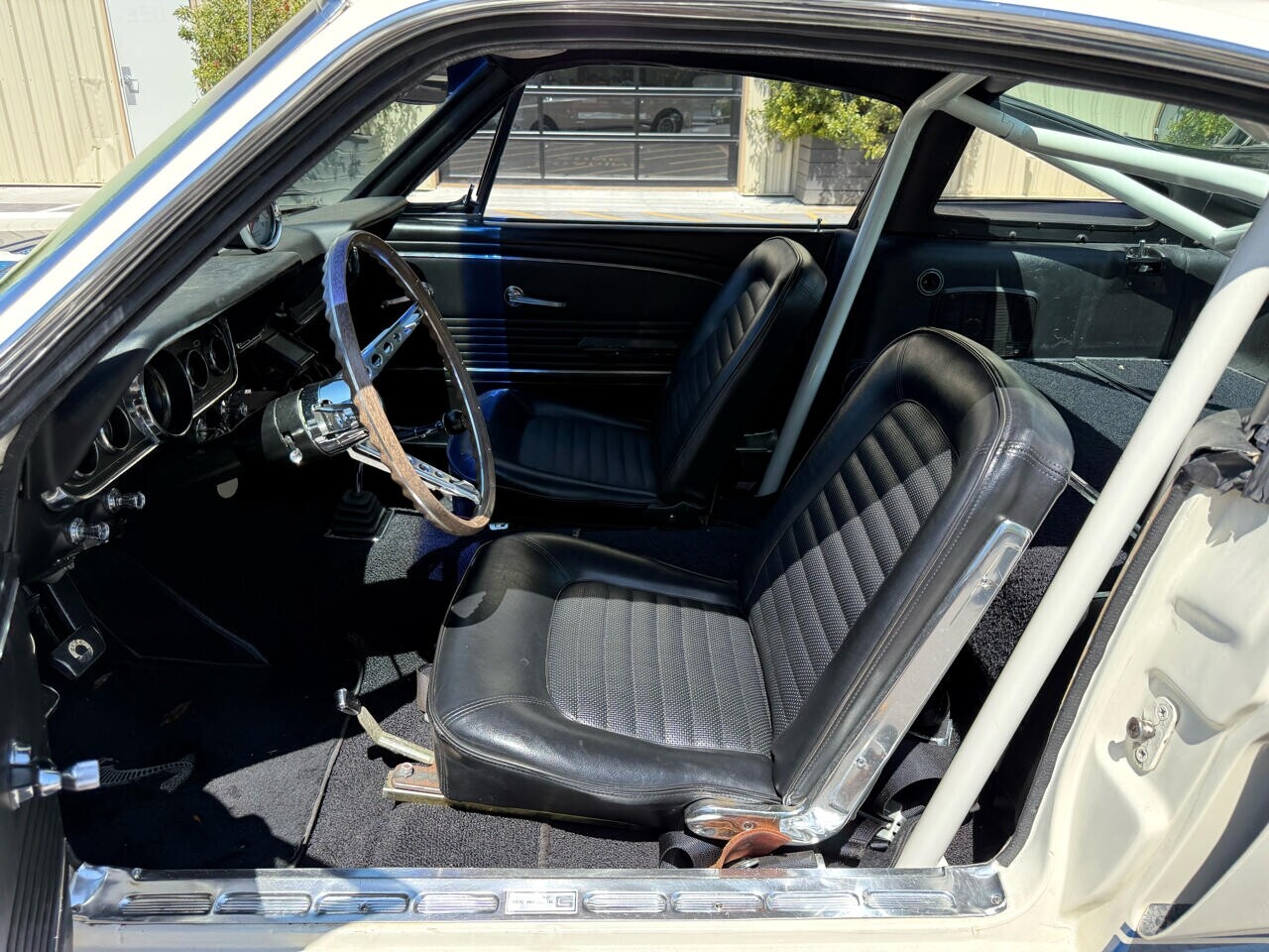 Ford-Mustang-1966-American-Muscle-Car-20