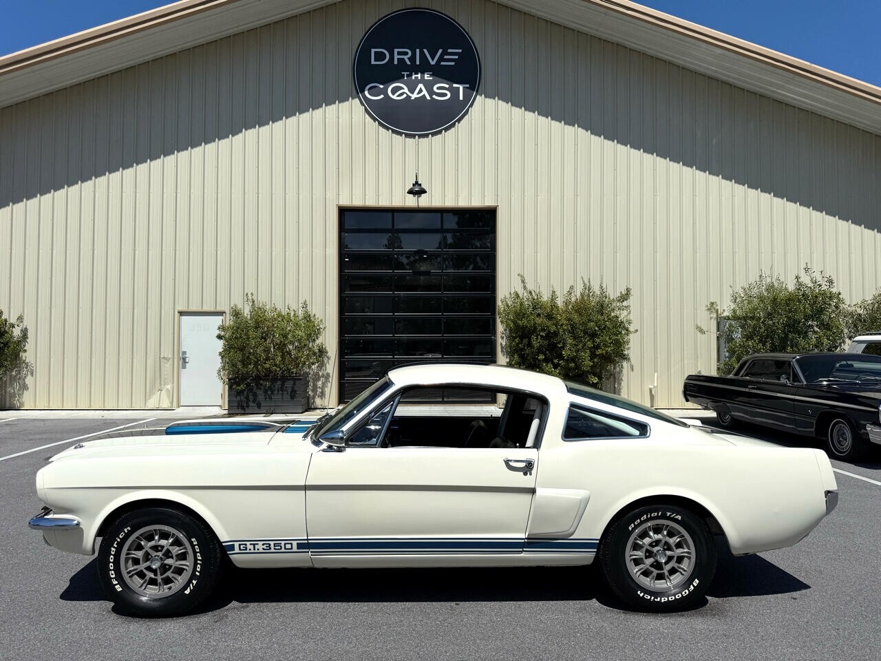 Ford-Mustang-1966-American-Muscle-Car