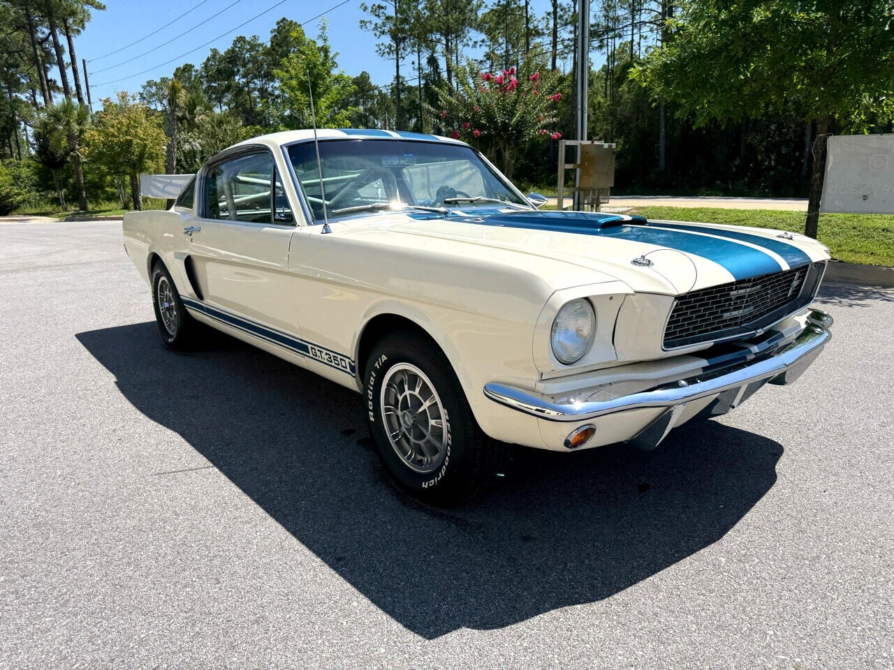 Ford-Mustang-1966-American-Muscle-Car-6