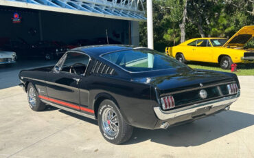 Ford-Mustang-1966-Convertible-10