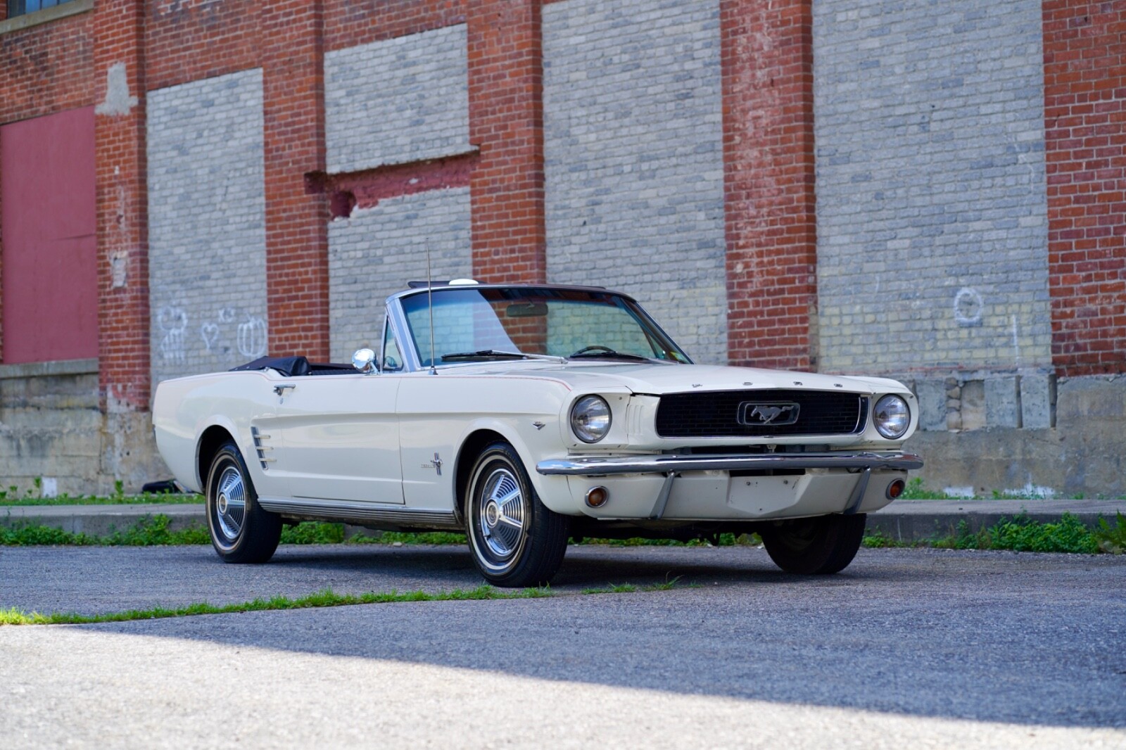 Ford-Mustang-1966-Convertible-12