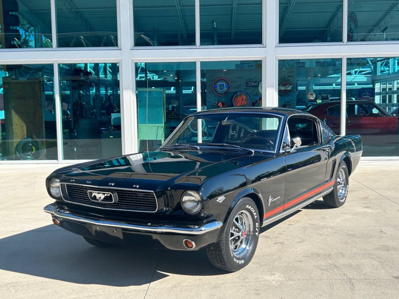 Ford-Mustang-1966-Convertible-13