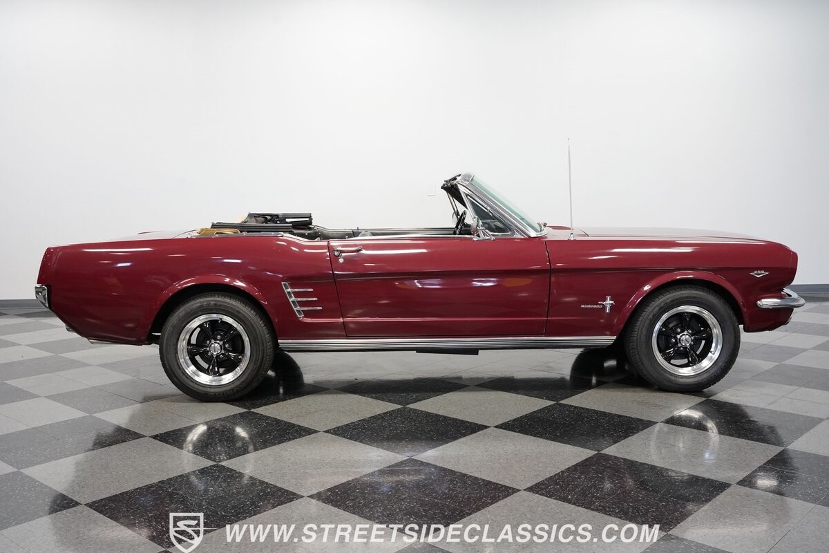 Ford-Mustang-1966-Convertible-14