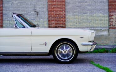 Ford-Mustang-1966-Convertible-15