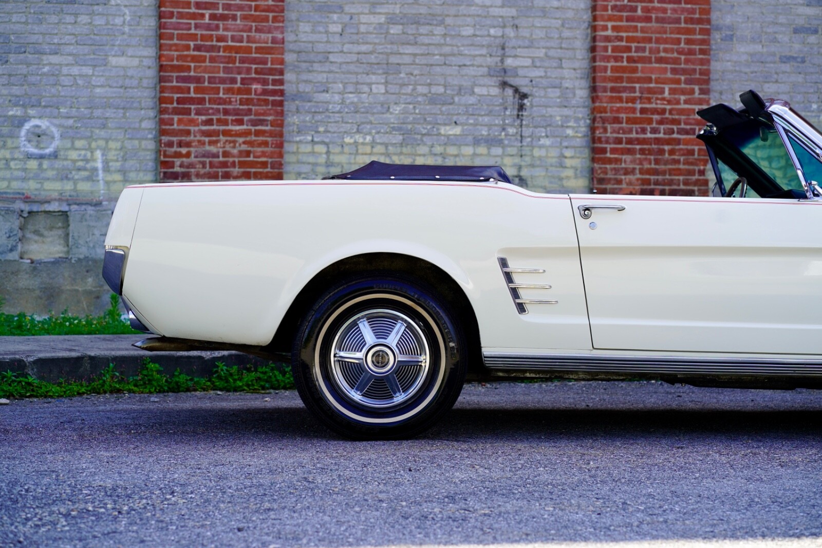 Ford-Mustang-1966-Convertible-16