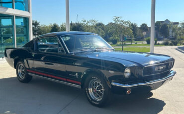 Ford-Mustang-1966-Convertible-2