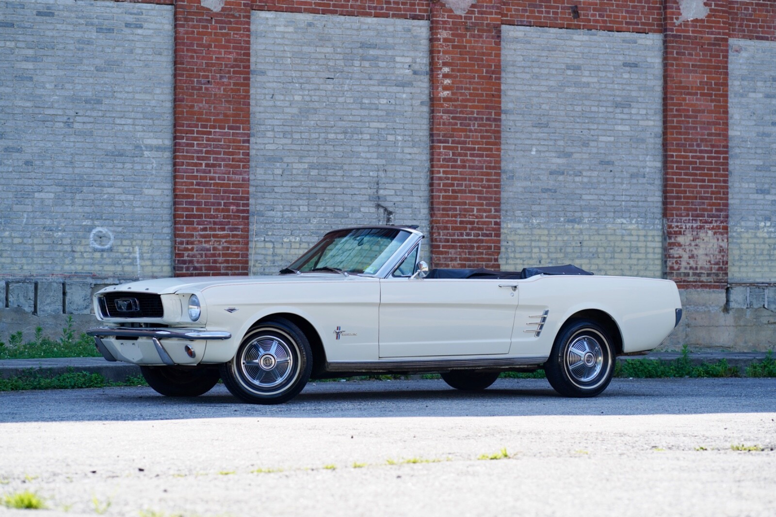 Ford-Mustang-1966-Convertible-2
