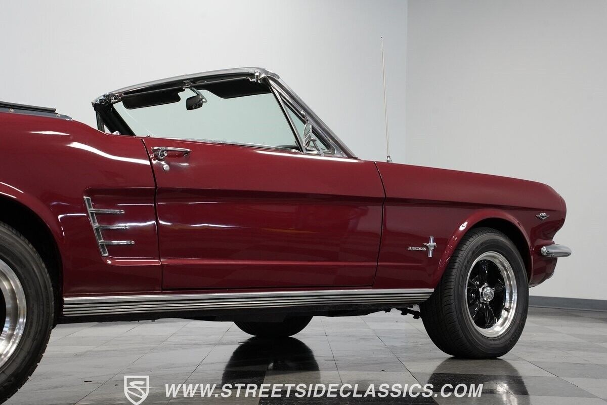 Ford-Mustang-1966-Convertible-28